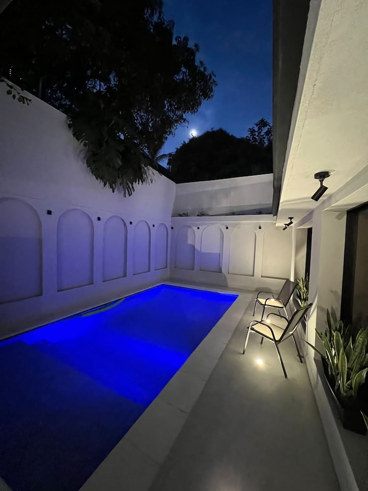 Luxury Home In Las Lomas