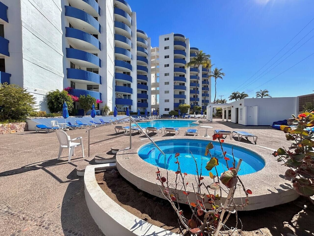 Yatch Apartments