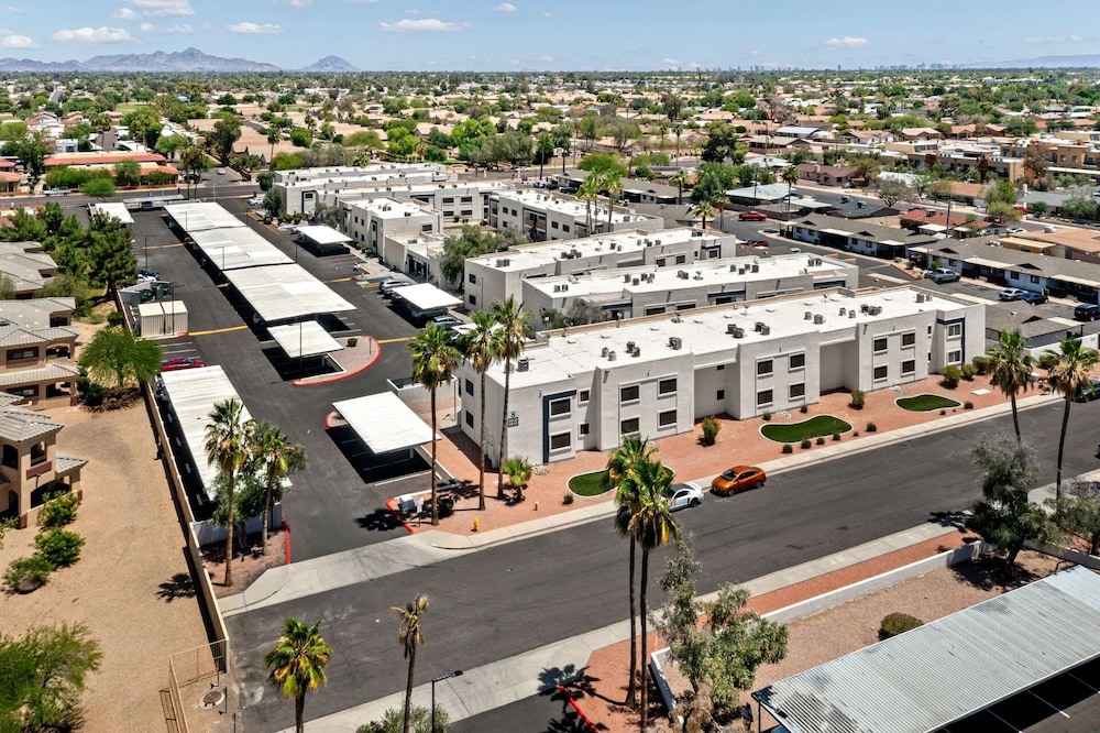 Landing Apartments Glendale near Catlin Court Historic District