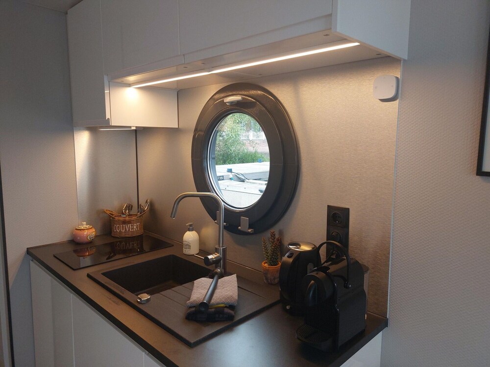 Luxury Houseboat in Volendam Marina, photo 30