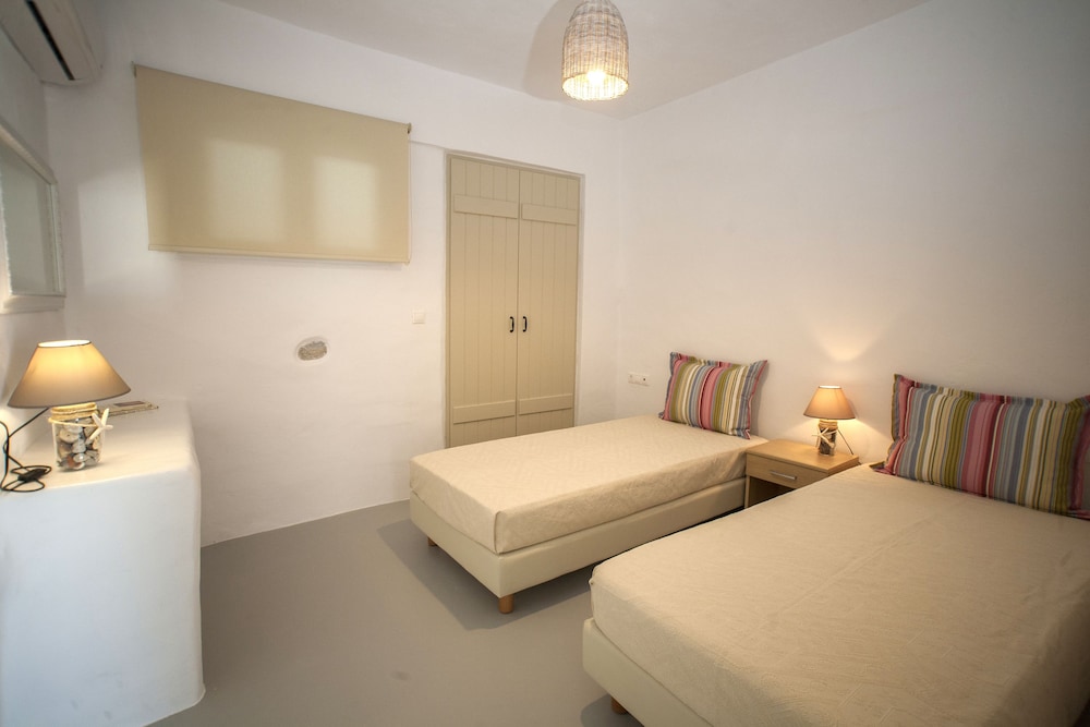 Irida Vacation Suites photo 5