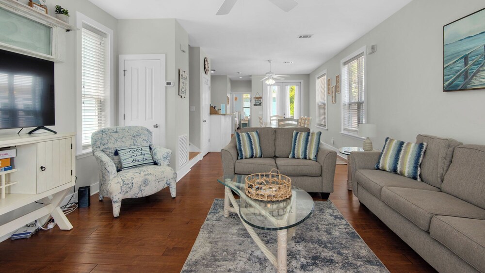 3BR Home in Seagrove Beach + Free Tickets: Bikes, Dolphin Cruise & More!