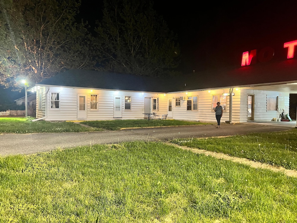 Sycamore Motel Havana IL Near Illinois River