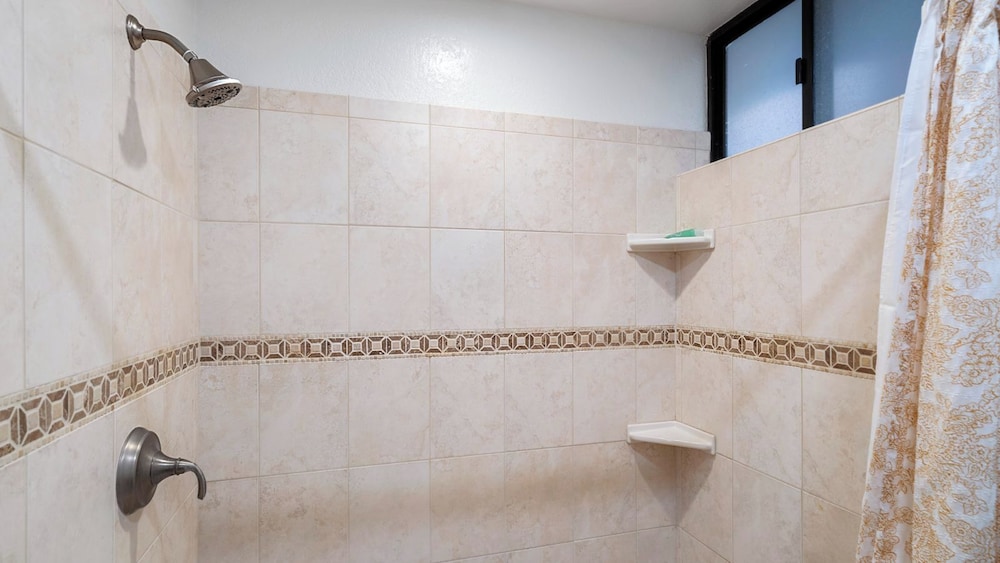 Ground Floor - In-unit Central AC - Vrkcv