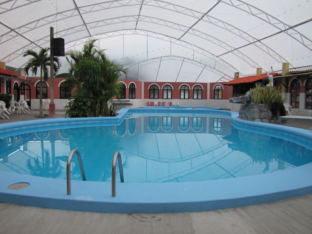 Hosteria El Surillal