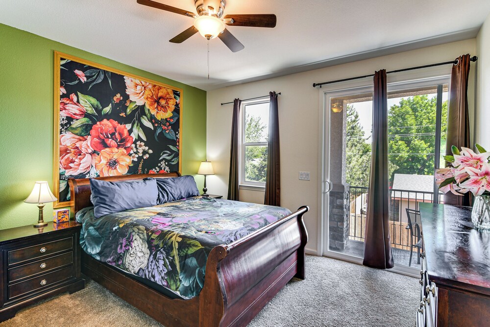 16 Mi to Lake Tahoe: Carson City Townhome