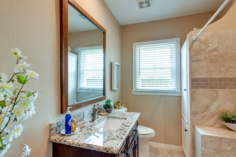 2 Mi to Beach: Galveston Vacation Rental!