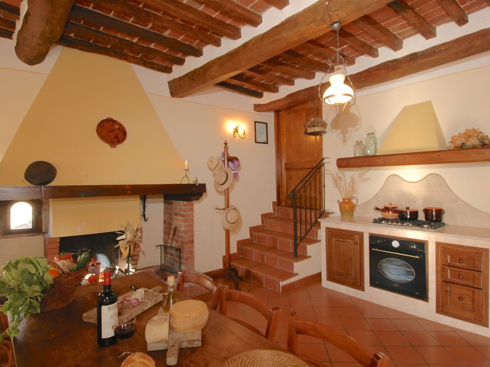 Cortona Vacations - Agriturismo Near Cortona With Swimming Pool - Property Image 14