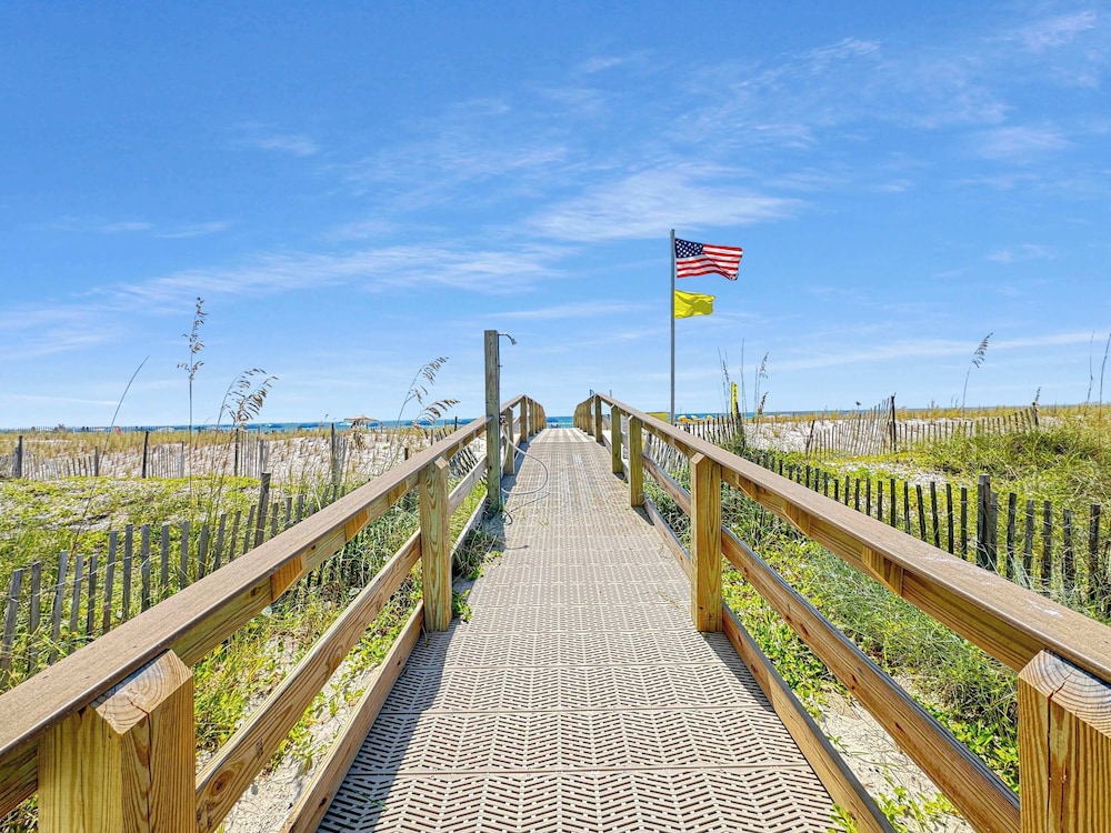 Oceanfront Luxe Pool + Beachfront Free Golf