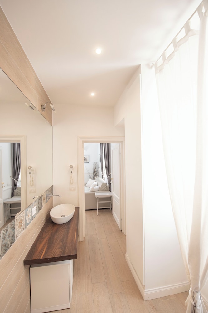 Vatican Beautiful 2Br Apartment