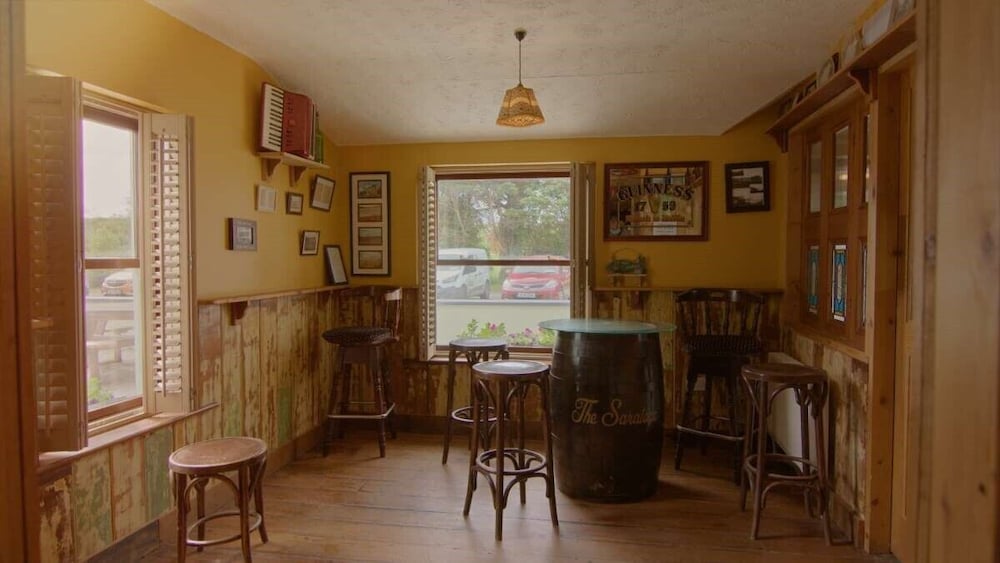 The Saratoga Bar & Rooms