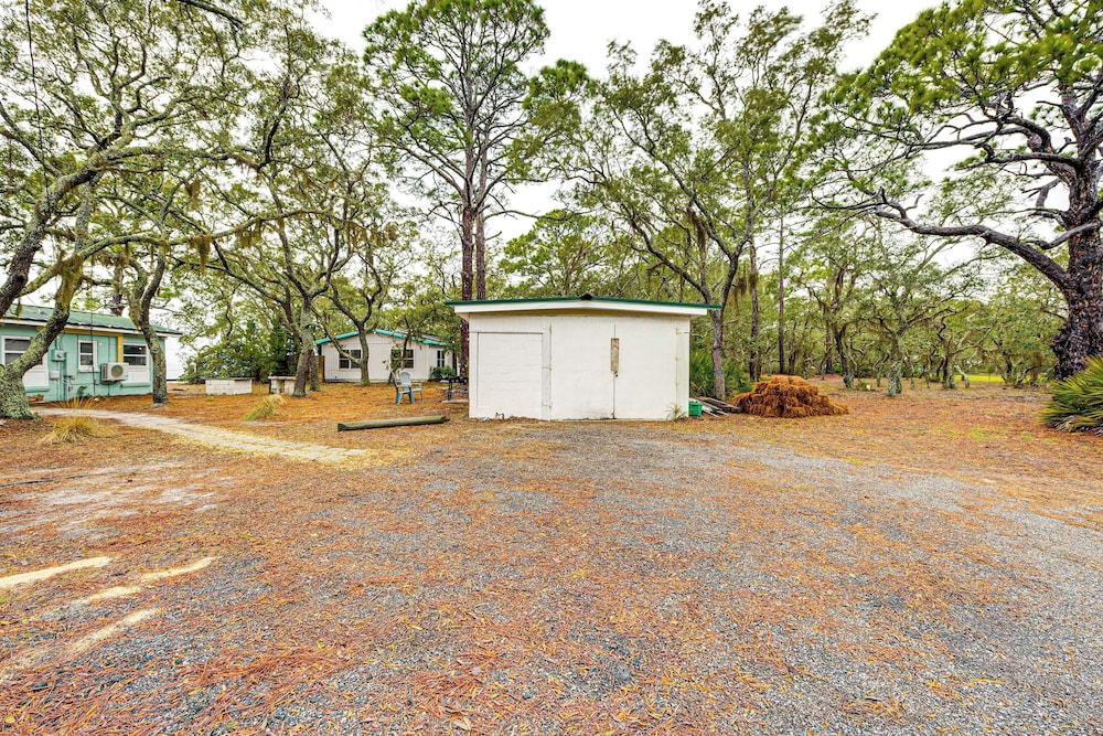 Relax & Refresh: Waterfront Cottage in Panacea