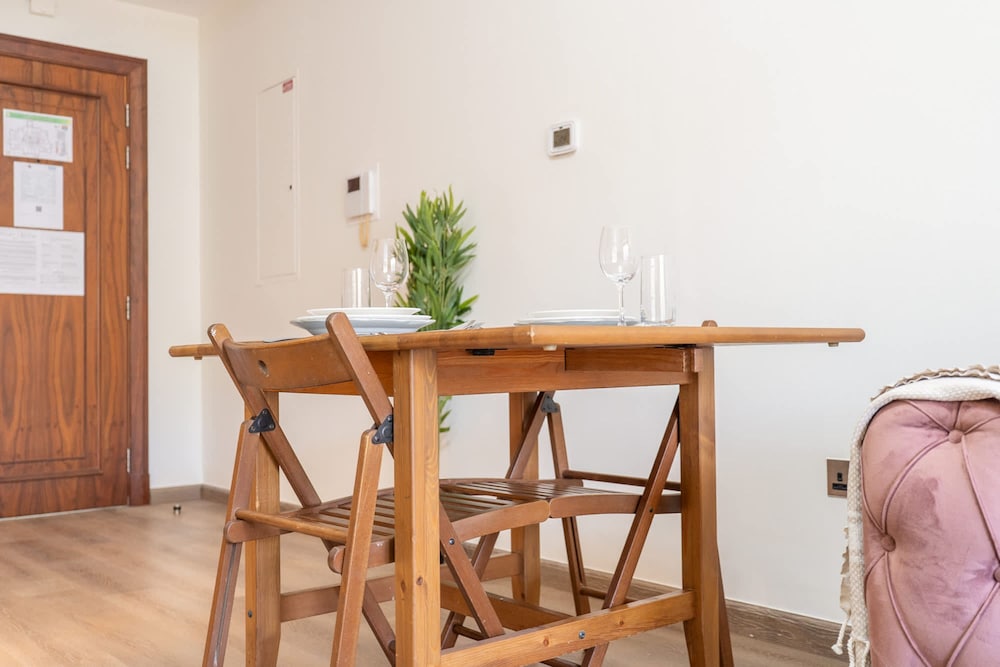 Magnificent 1 BR Apt Situated on a Prime Location