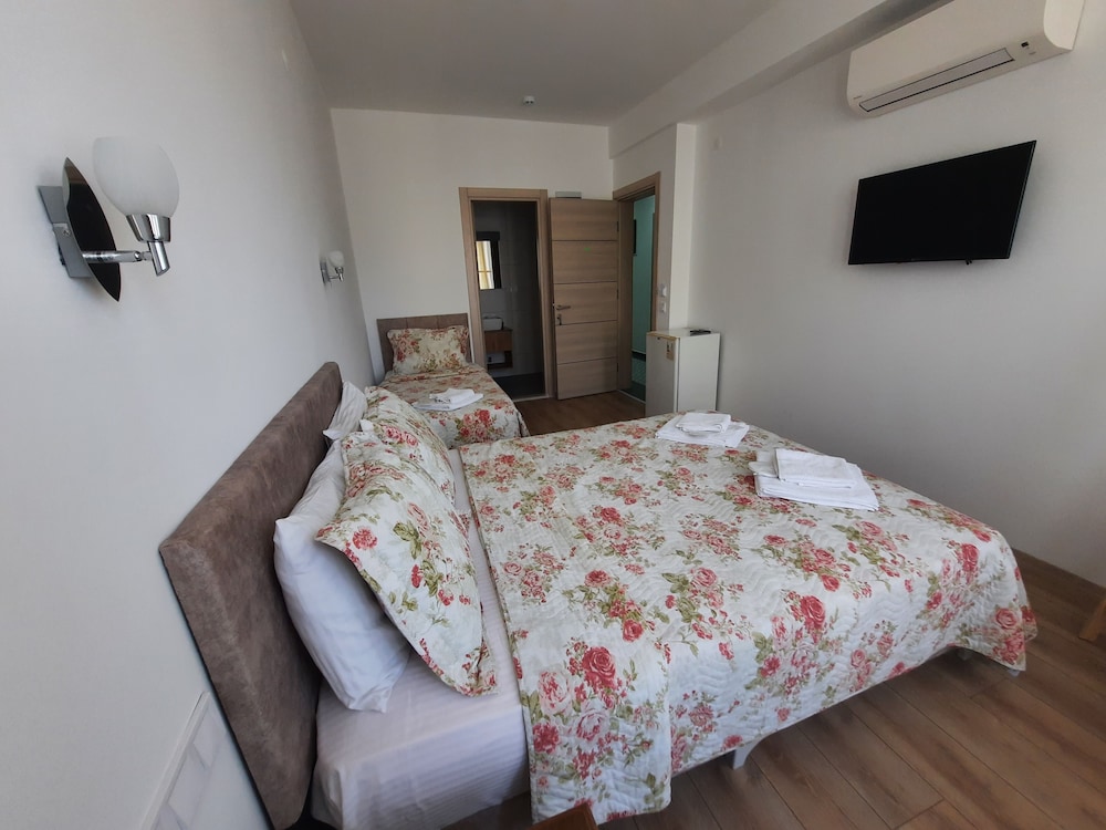 Adil Otel