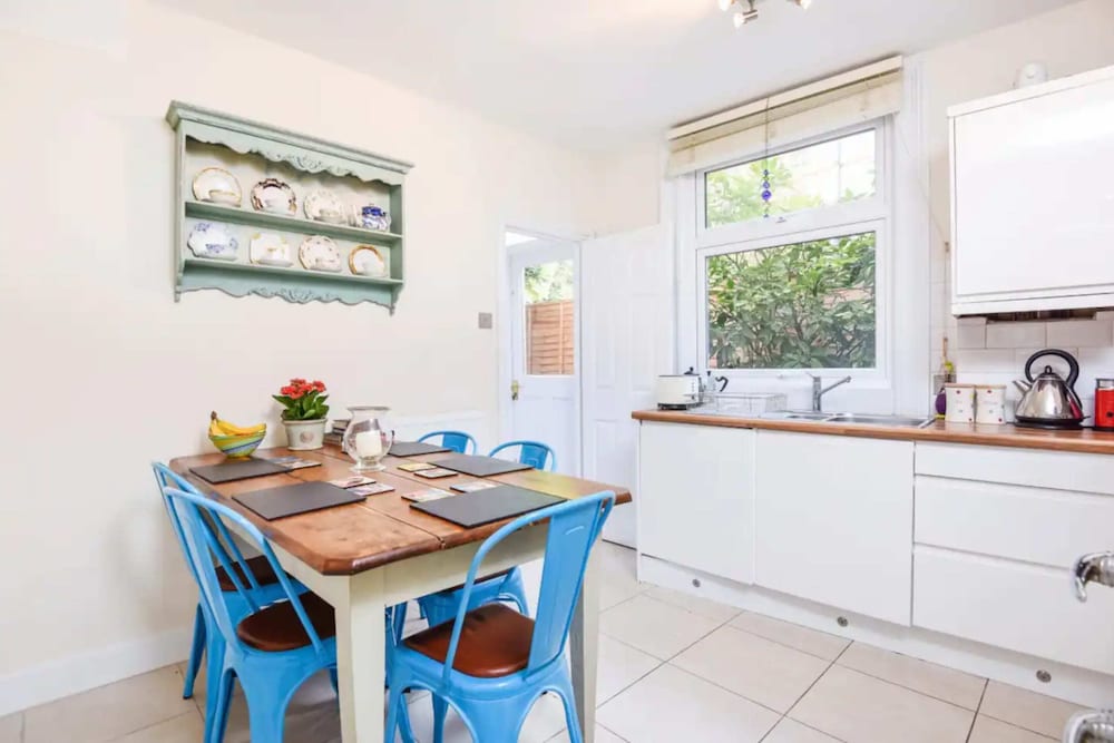 Stylish & Quirky 1BD Flat - Tooting