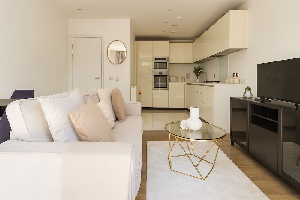 Modern 2-Bed flat in Mill hill Park