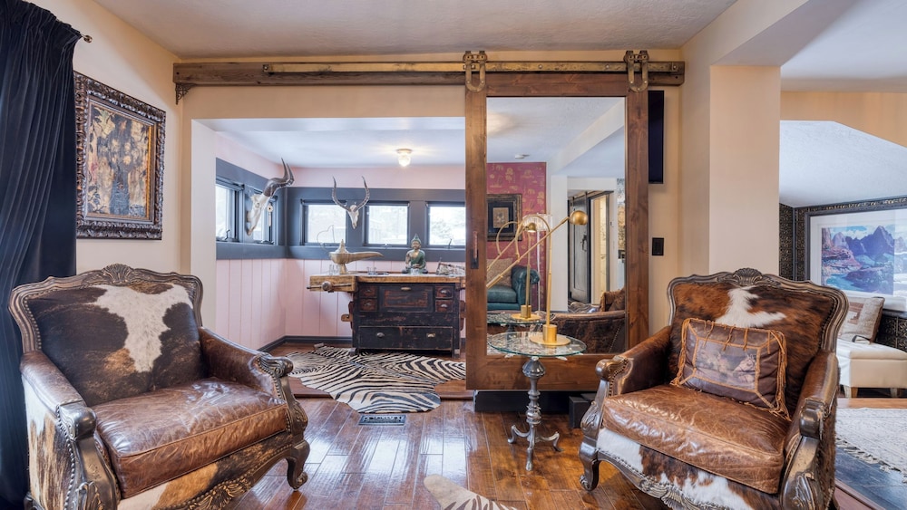 Walk to Park City Mountain Ski Resort & Main St The Safe House by Avantstay