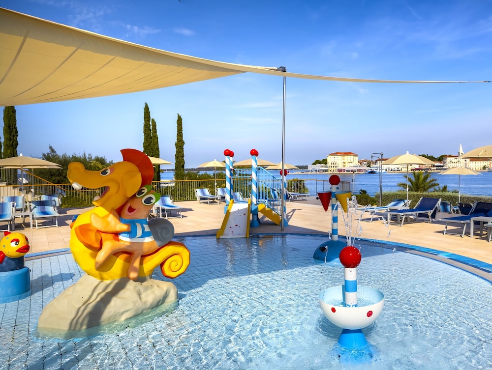 Isabella Island Hotel & Villas