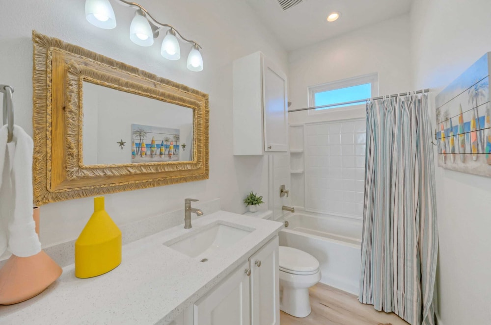 Sleeps 20 2 Homes w/ Beach Boardwalk Access, Water Canal Views, & Priv Pools