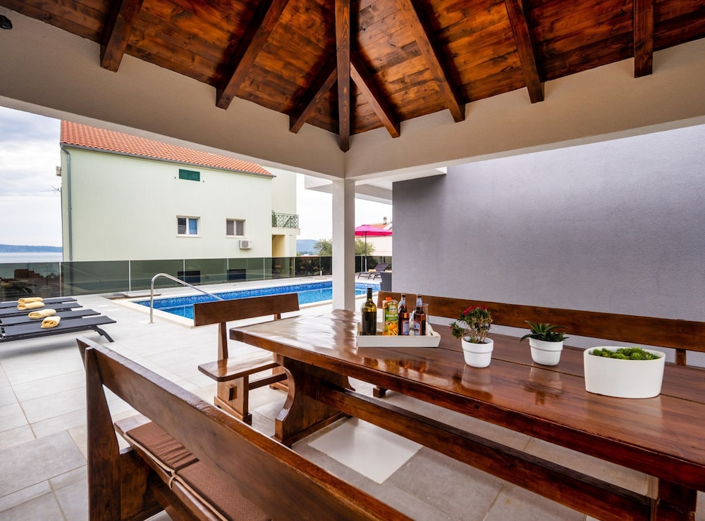 Villa Shaula