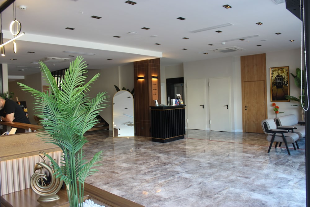 Bonnie City Hotel - Image 48