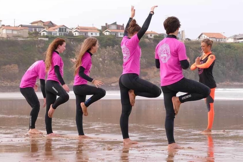 Totora Surf School & House - Hostel photo 4