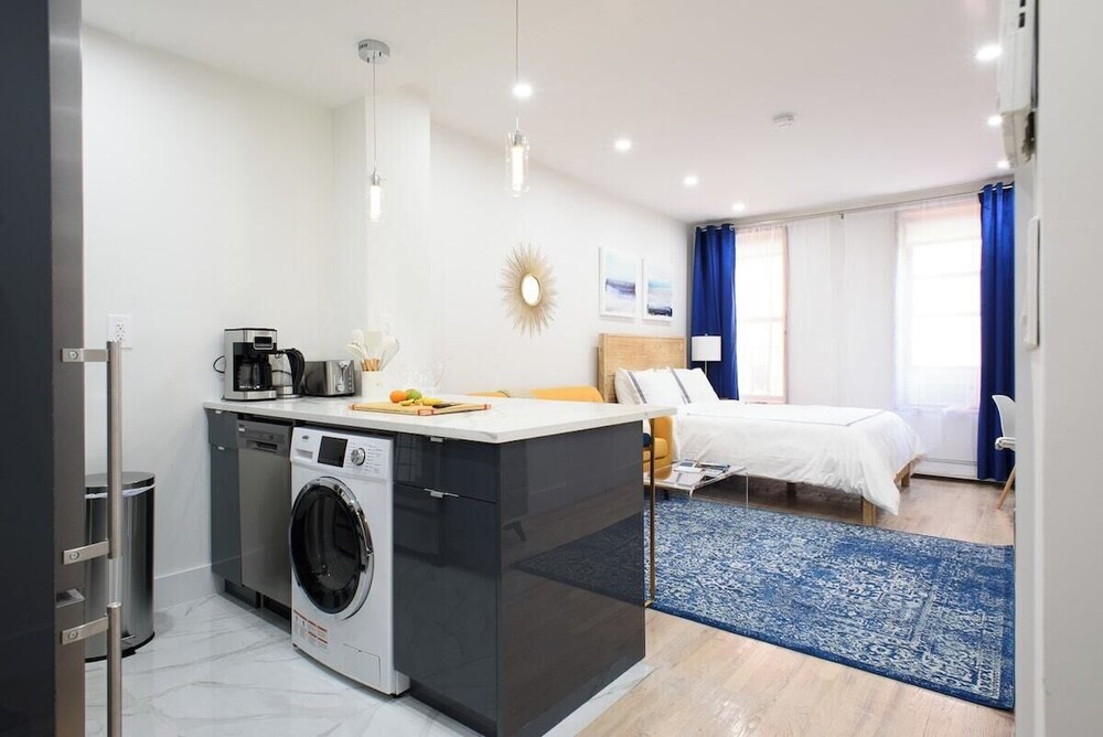 1597 New York Apt