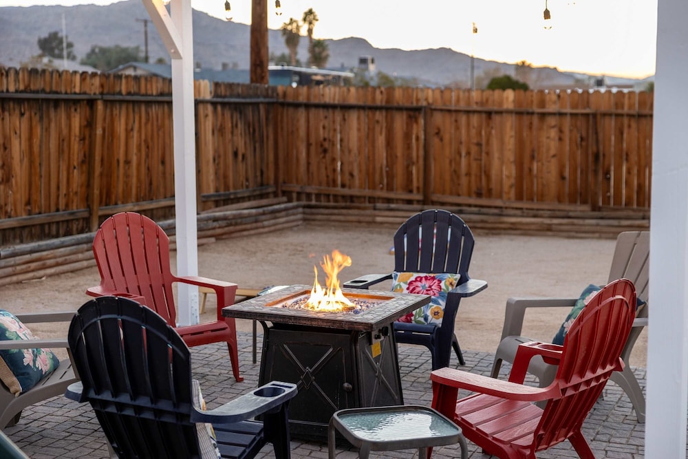 Desert Oasis Cozy Comfort Meets Outdoor Luxury