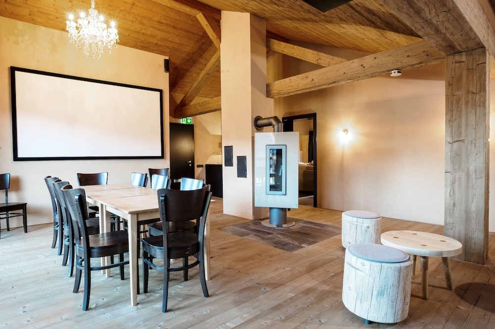 meeting & event spaces