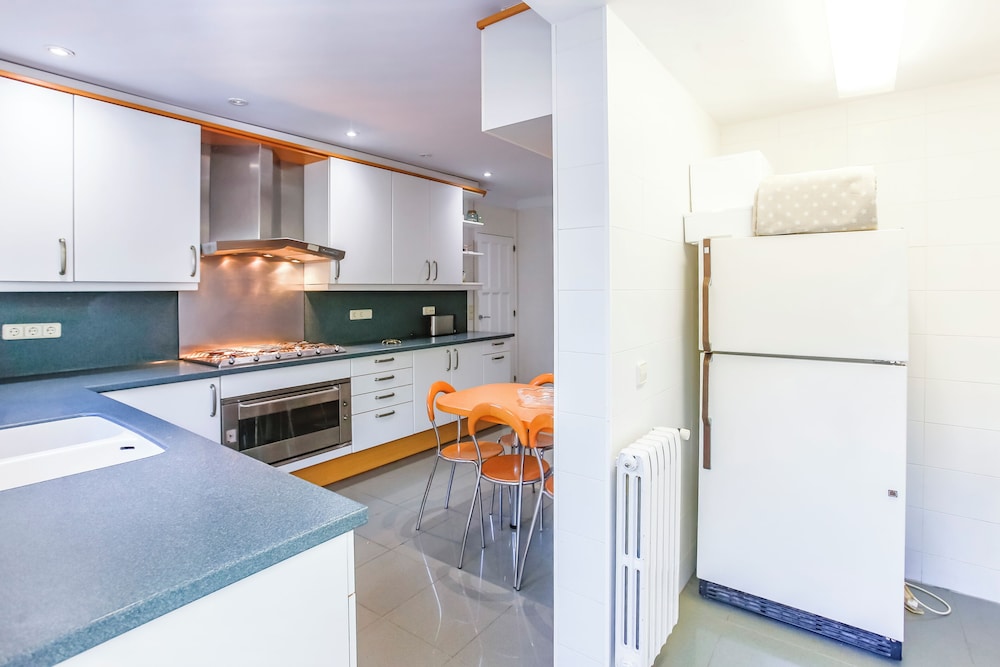 Just 10 Minutes From Sitges, House With Private Garden and Pool-