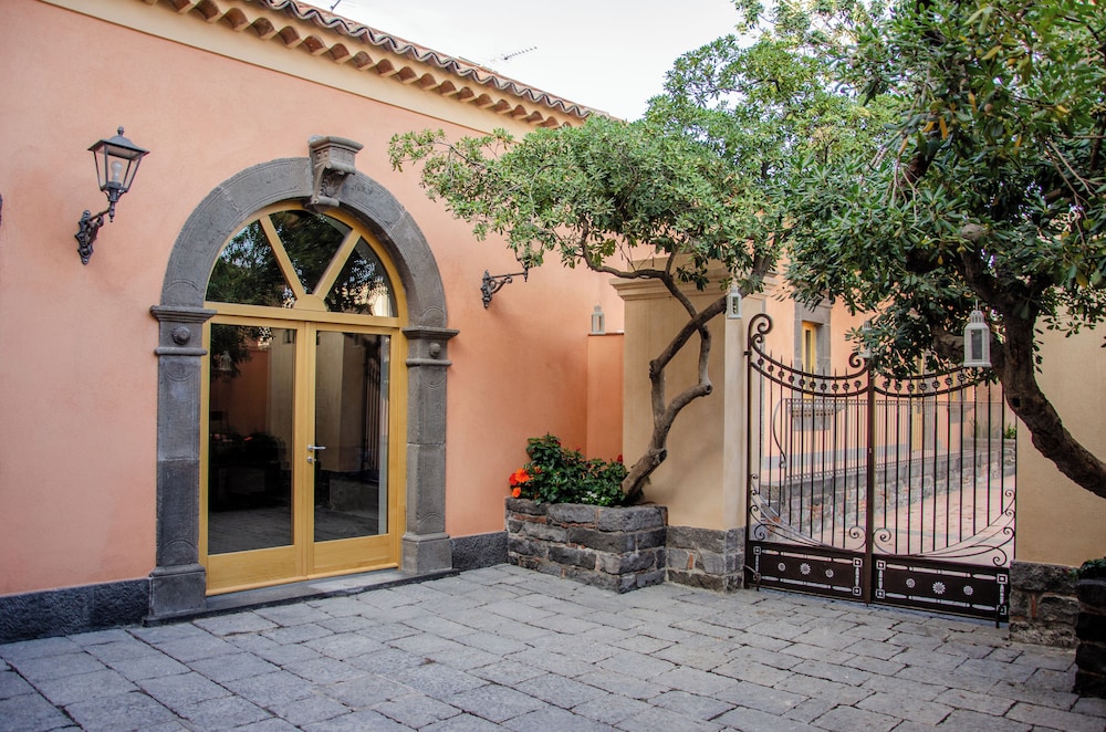 Palazzo Fiammingo Rooms