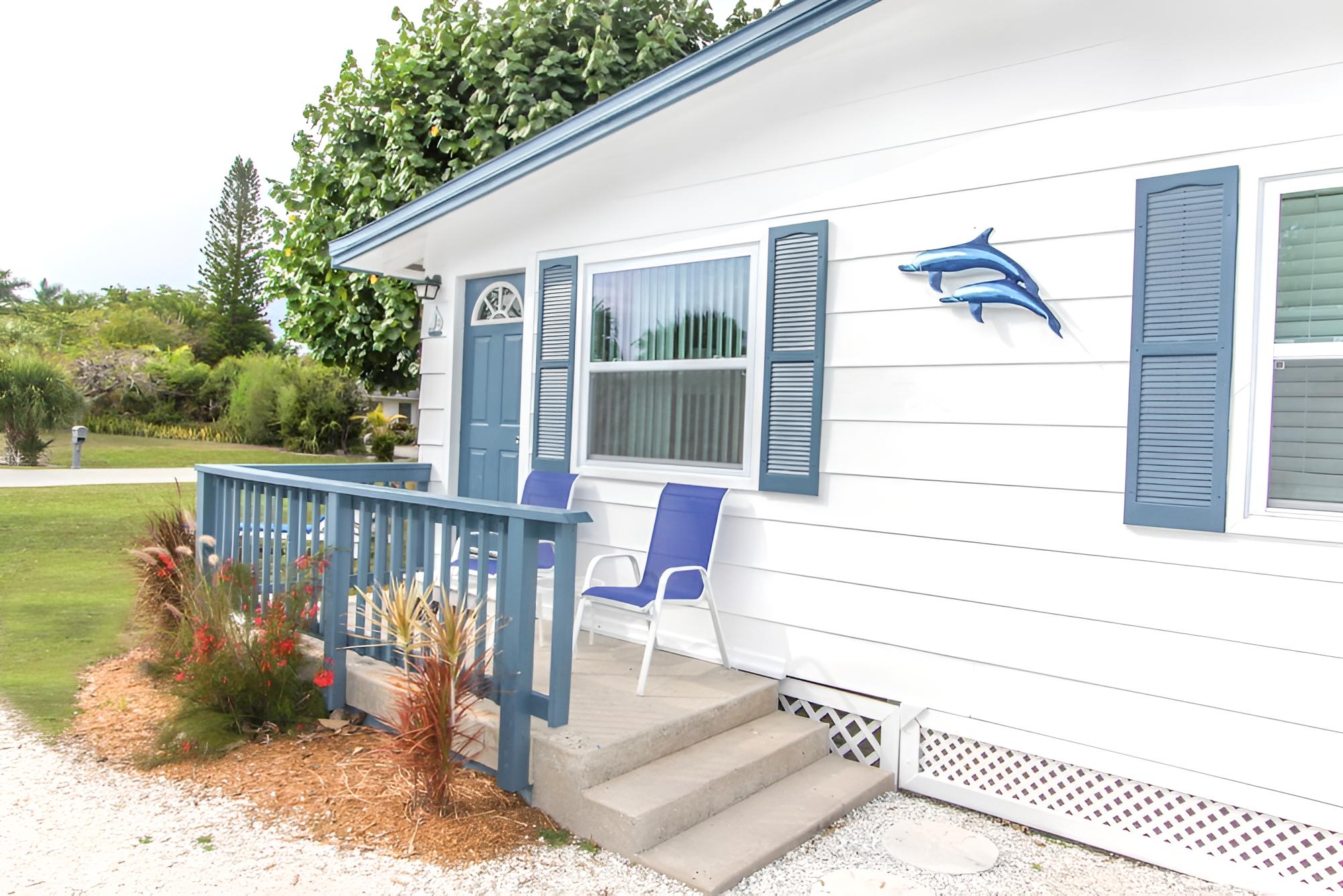 Tropical Winds Motel & Cottages
