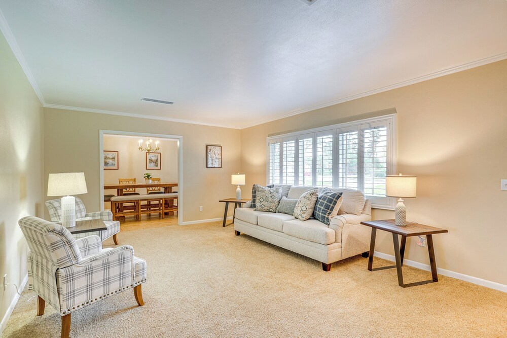 6 Mi to Legoland: Retreat w/ Pool & Fenced Yard