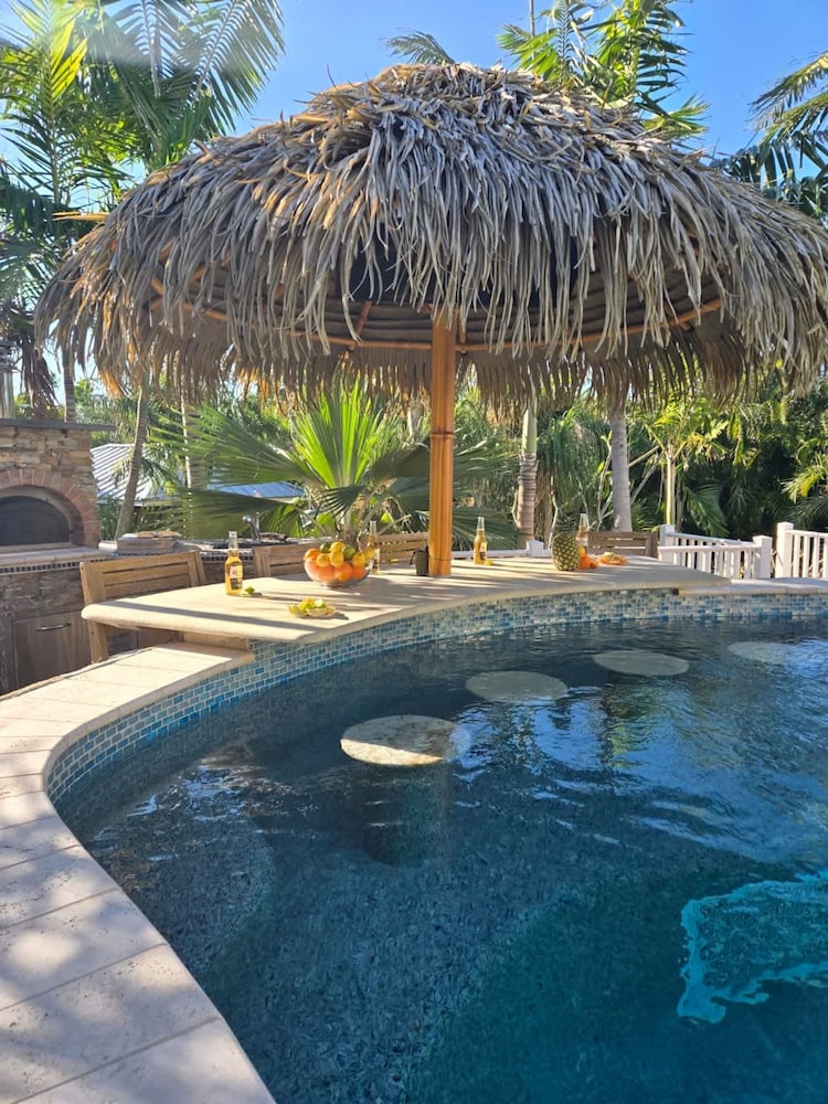 Brand New Coral Reef Suite Located in Paradise Island Estate