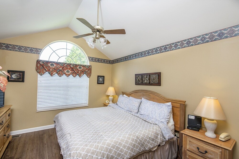 Our Tennessee Mountain Home - Great Location! Close To All The Action! 2 Bedroom Cabin by RedAwning view 3