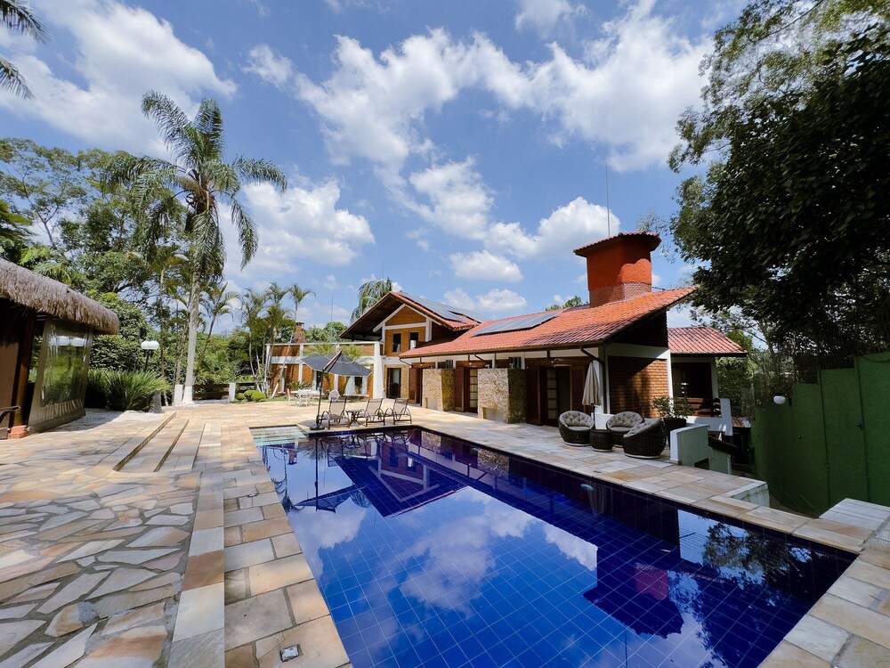 Casa de Luxo 2500m na Granja Viana