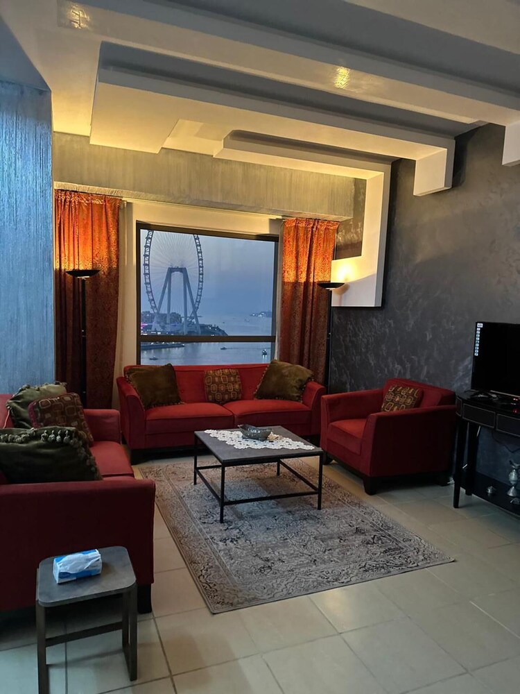 Remarkable 2-bed Apartment in Dubai