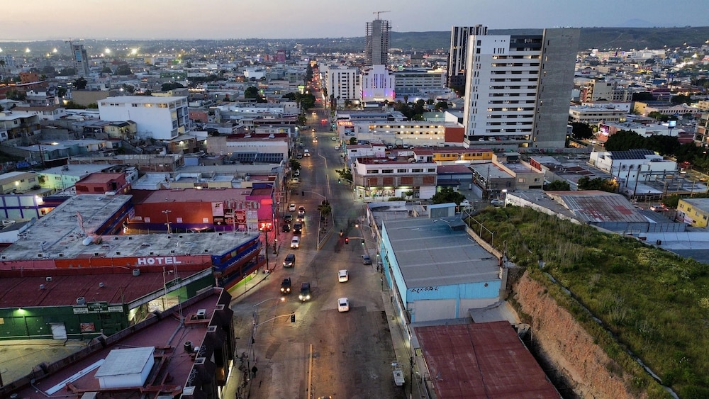 Hotel Plaza Hermosa - Image 1