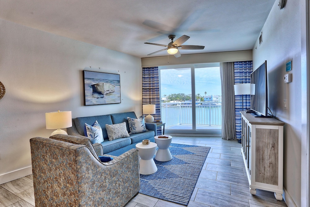 Oceana 301 East