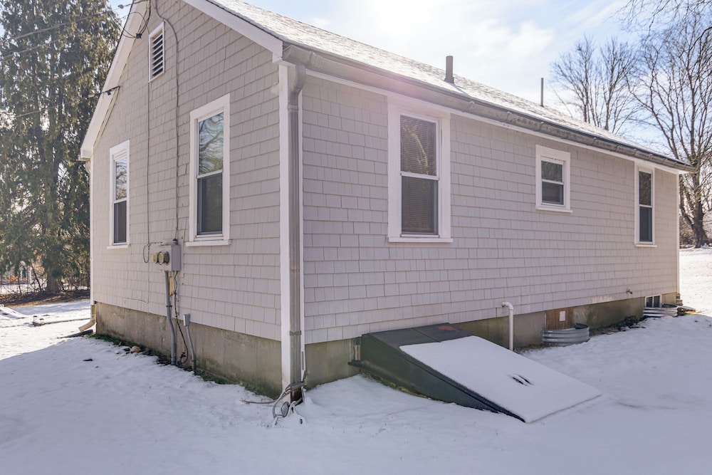 9 Mi to Beach: Home w/ Private Yard in Westport