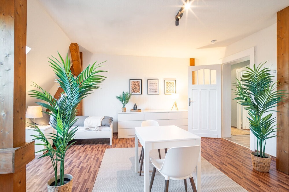 Spacious Apartment In Strausberg - Sleeps 6