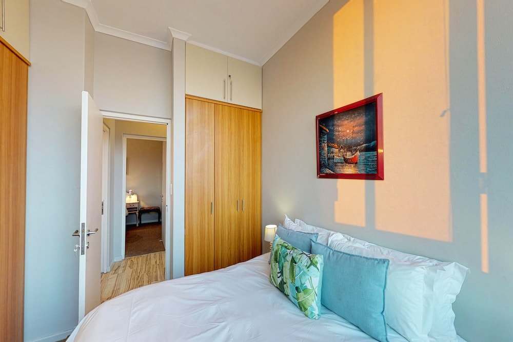 Horizon Bay 1604 view 4
