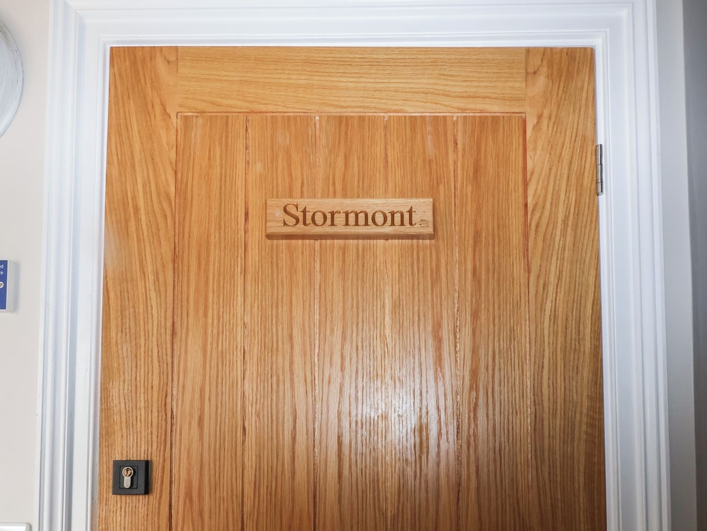 Stormont Hut