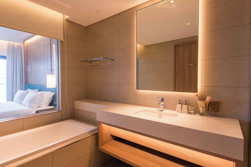 A La Carte Ha Long Residence
