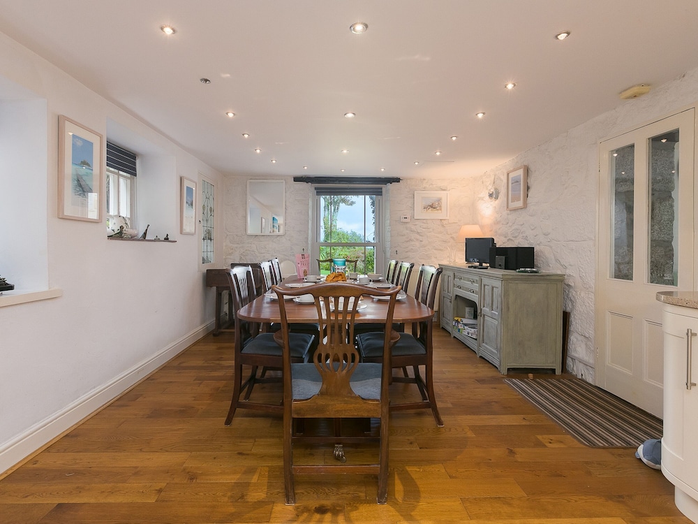 Glenside House