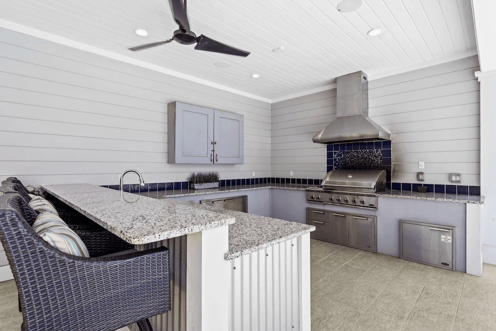 Our 30A Sandcastle by Avantstay Luxury Pool Rooftop Gulf Views