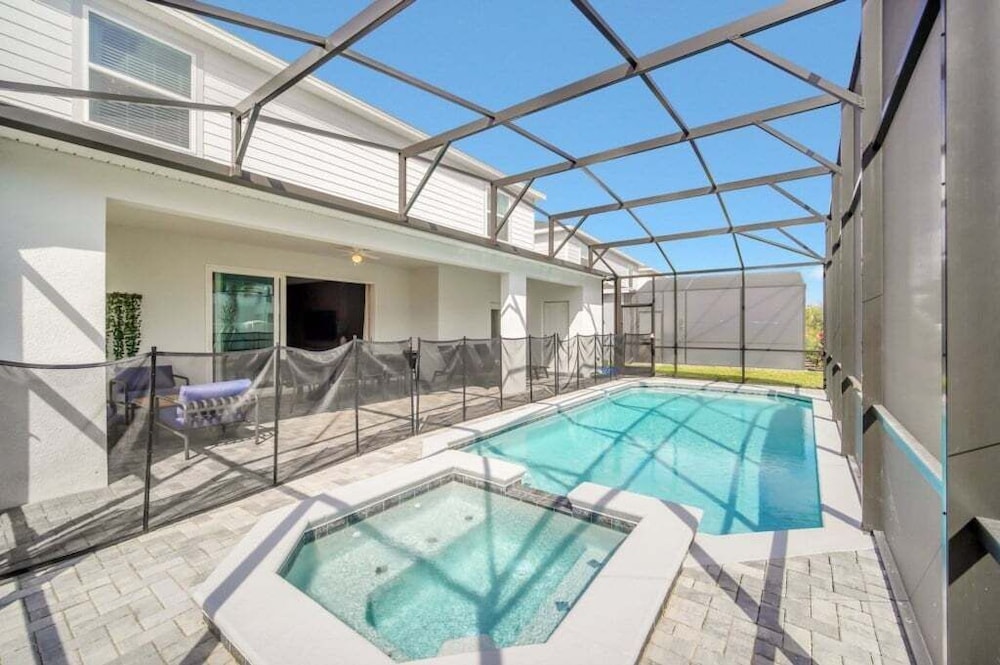 Everyone's Family Fun Home, Slides In Kids Rooms 10 Bedroom Villa