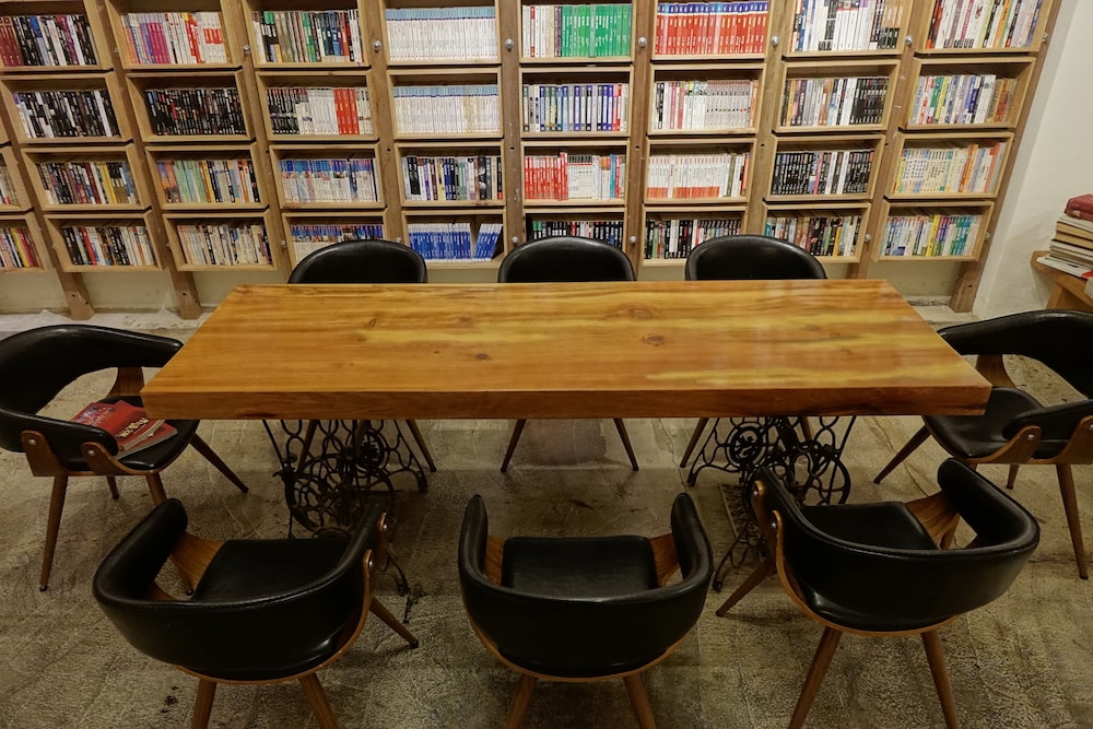 CaoJi Book inn Hostel