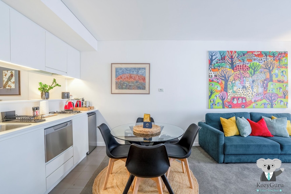 Kozyguru | Barangaroo | Waterfront Views Studio