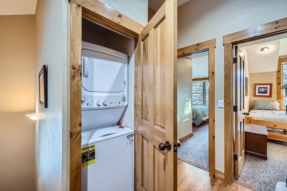 8712 Ski Tip Townhomes 3 Bedroom Townhouse